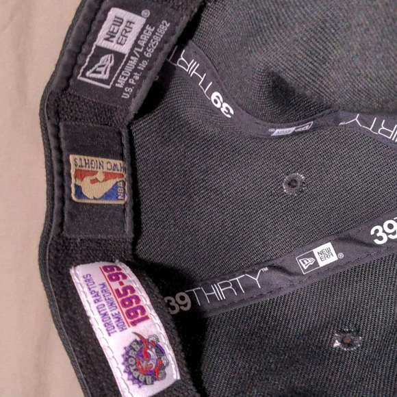 Toronto Raptors hat - Picture 3 of 3